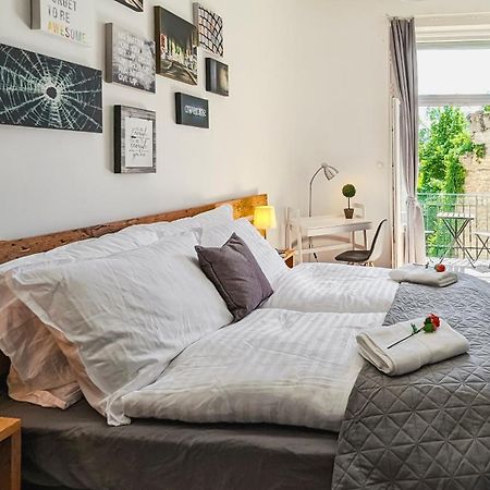3 Room Apartment In The Beautiful Street ブダペスト エクステリア 写真