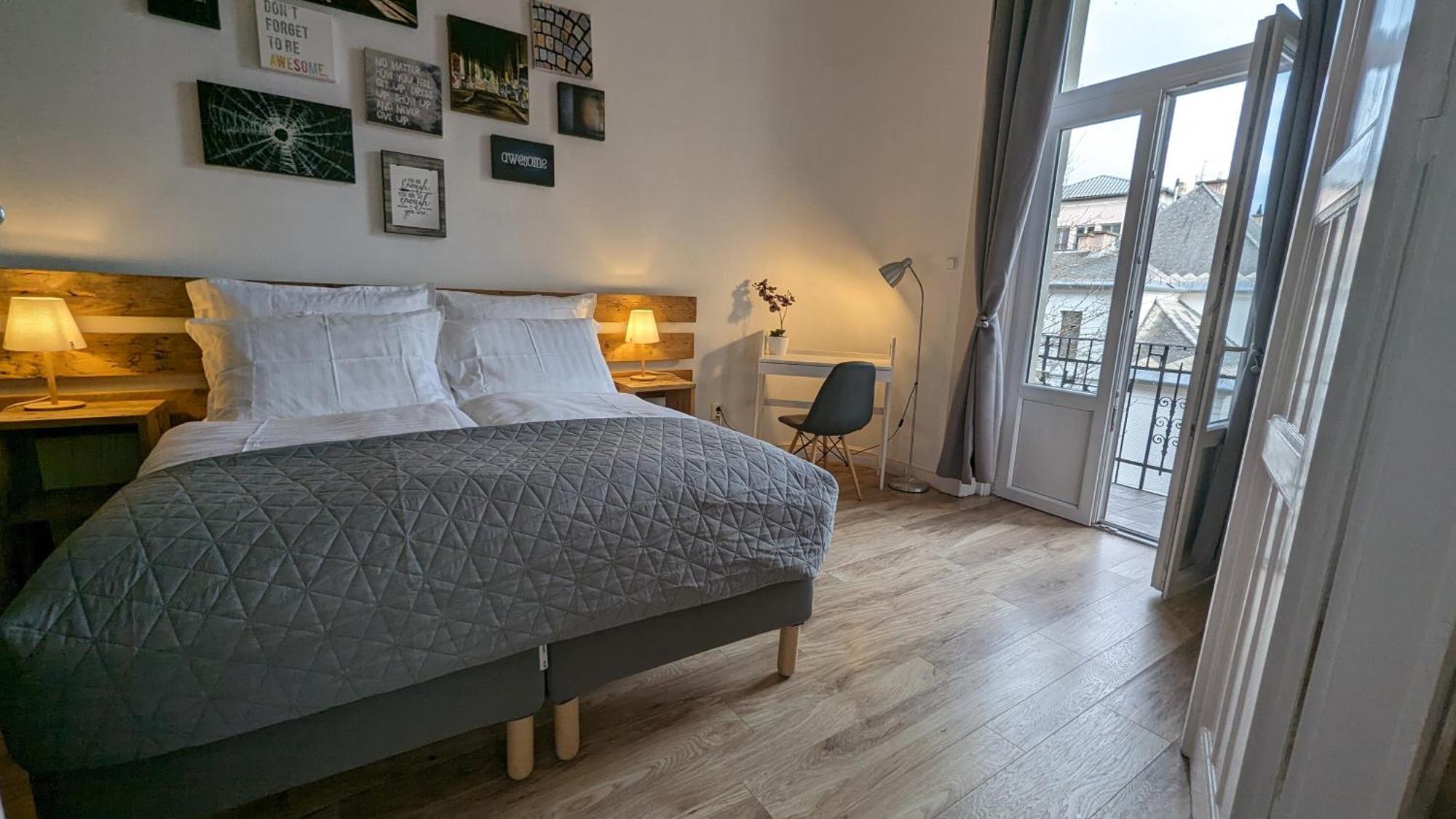 3 Room Apartment In The Beautiful Street ブダペスト エクステリア 写真