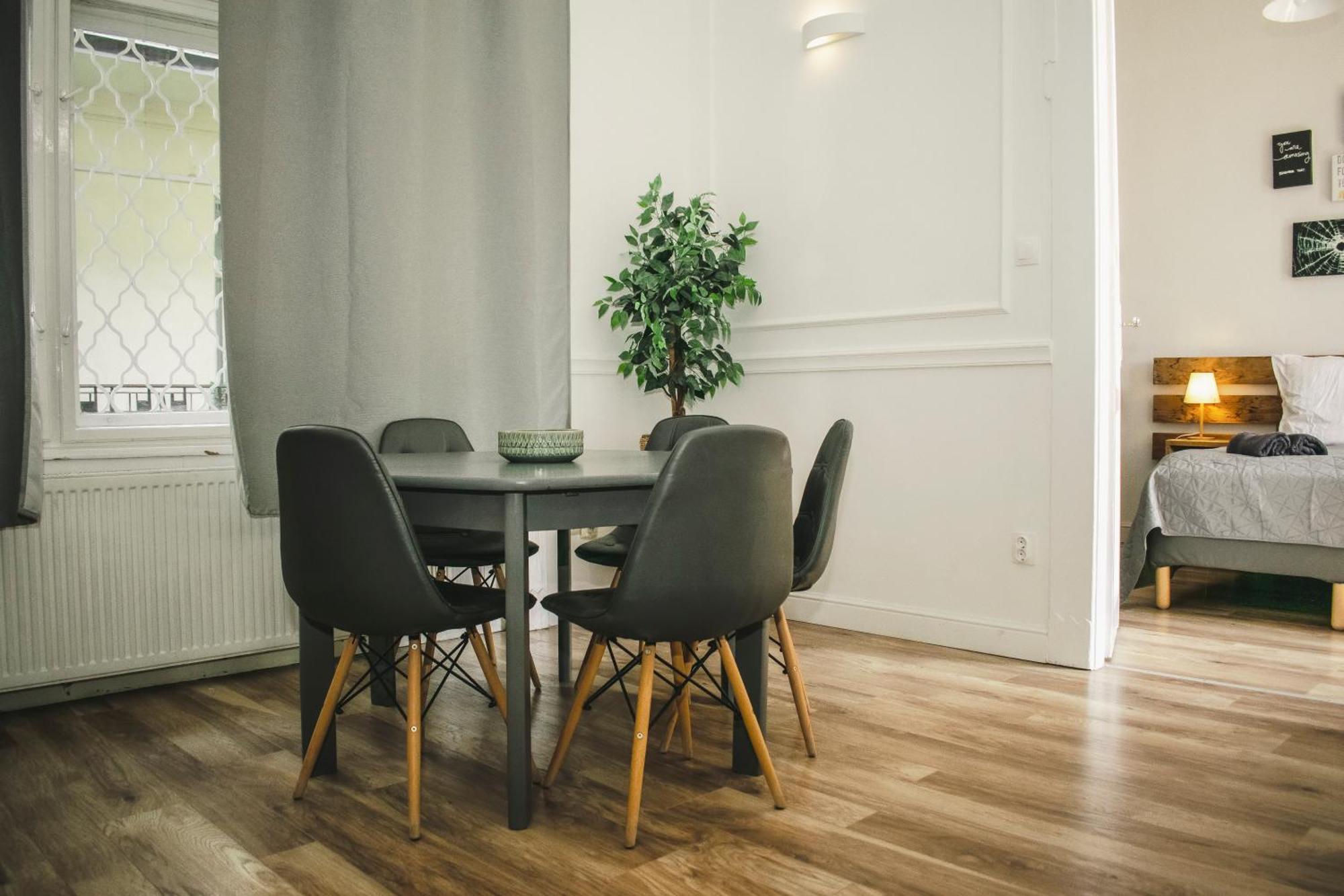 3 Room Apartment In The Beautiful Street ブダペスト エクステリア 写真