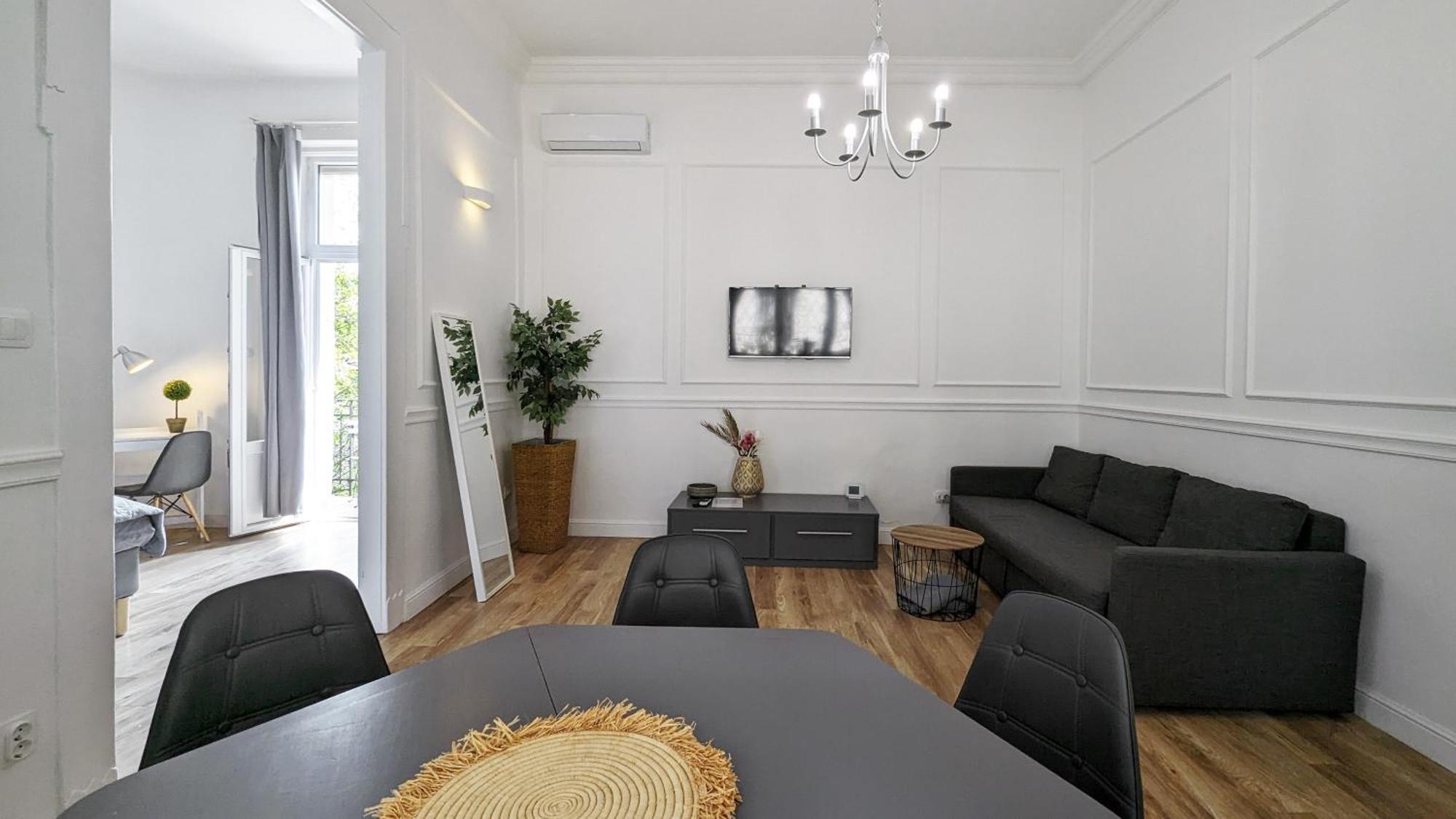 3 Room Apartment In The Beautiful Street ブダペスト エクステリア 写真