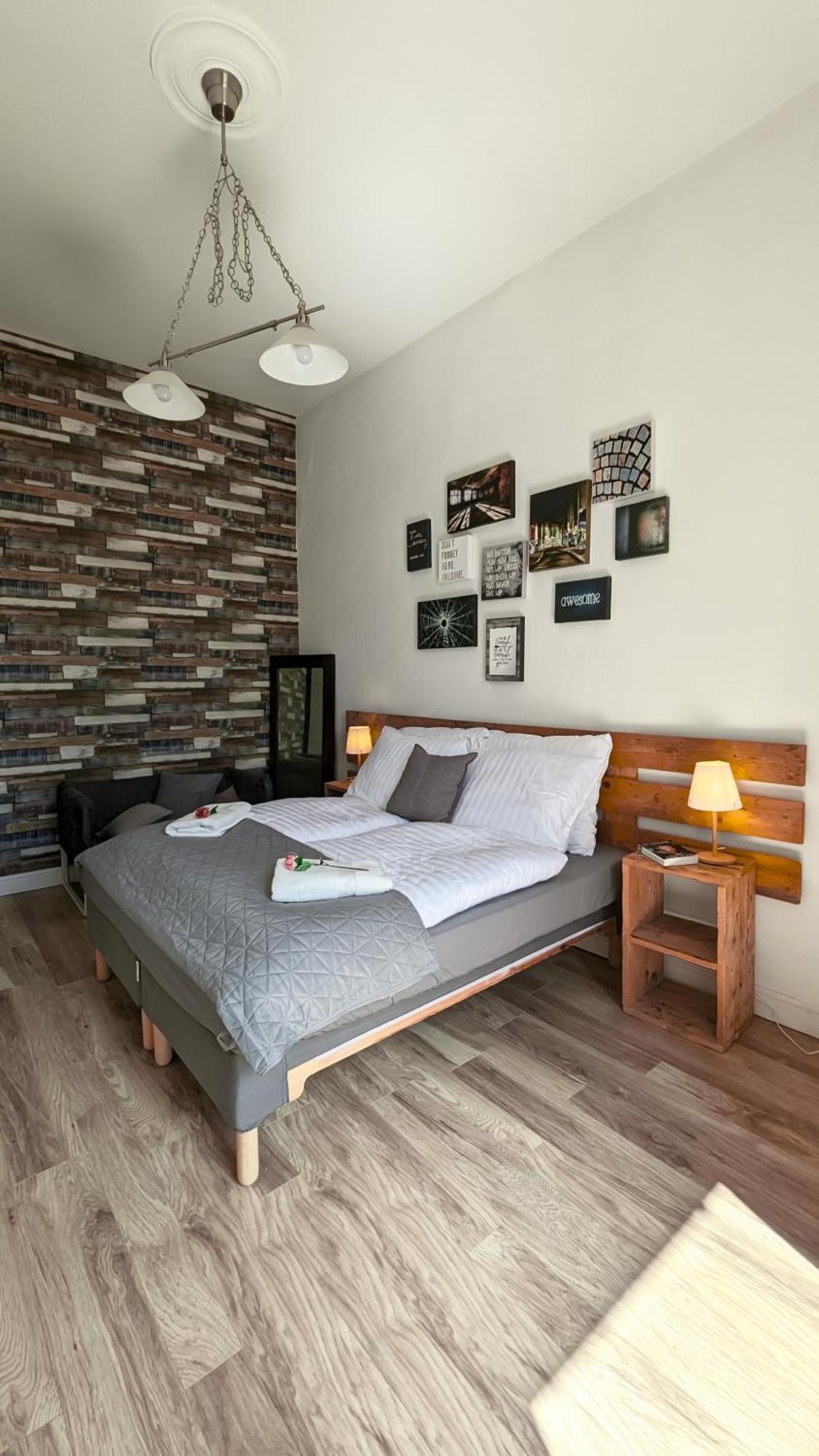 3 Room Apartment In The Beautiful Street ブダペスト エクステリア 写真