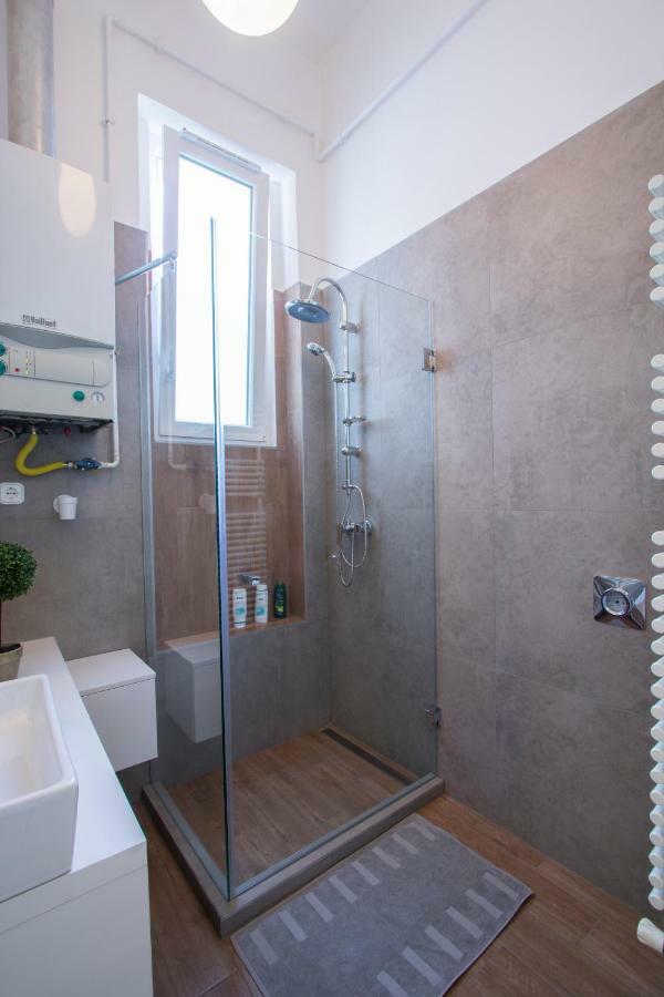 3 Room Apartment In The Beautiful Street ブダペスト エクステリア 写真